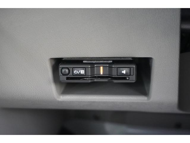 スーパーグレート 大型　４段セルフクレーン　ラジコン　ウインチ　１１．８トン積　２デフ　ベッド付　積載１１８００ｋｇ　タダノ製　ウインチ　いそのボディー製造りボディー　鳥居シマ板張り　床フック１０対　スタンション穴　アユミ板入れ　バックカメラ　ＥＴＣ２．０　メッキ　重機運搬　ＡＴ（22枚目）