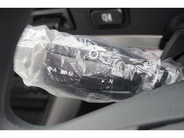 スーパーグレート 大型　４段セルフクレーン　ラジコン　ウインチ　１１．８トン積　２デフ　ベッド付　積載１１８００ｋｇ　タダノ製　ウインチ　いそのボディー製造りボディー　鳥居シマ板張り　床フック１０対　スタンション穴　アユミ板入れ　バックカメラ　ＥＴＣ２．０　メッキ　重機運搬　ＡＴ（23枚目）