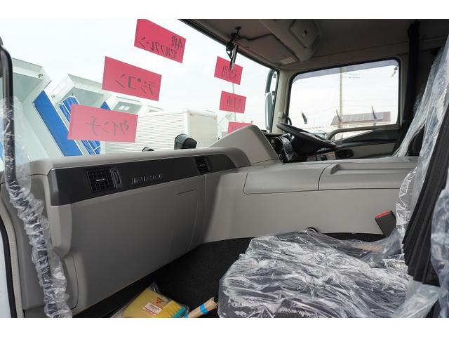 スーパーグレート 大型　４段セルフクレーン　ラジコン　ウインチ　１１．８トン積　２デフ　ベッド付　積載１１８００ｋｇ　タダノ製　ウインチ　いそのボディー製造りボディー　鳥居シマ板張り　床フック１０対　スタンション穴　アユミ板入れ　バックカメラ　ＥＴＣ２．０　メッキ　重機運搬　ＡＴ（36枚目）