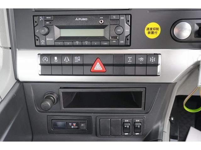 スーパーグレート 大型　４段セルフクレーン　ラジコン　ウインチ　１１．８トン積　２デフ　ベッド付　積載１１８００ｋｇ　タダノ製　ウインチ　いそのボディー製造りボディー　鳥居シマ板張り　床フック１０対　スタンション穴　アユミ板入れ　バックカメラ　ＥＴＣ２．０　メッキ　重機運搬　ＡＴ（38枚目）