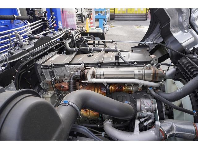 スーパーグレート 大型　４段セルフクレーン　ラジコン　ウインチ　１１．８トン積　２デフ　ベッド付　積載１１８００ｋｇ　タダノ製　ウインチ　いそのボディー製造りボディー　鳥居シマ板張り　床フック１０対　スタンション穴　アユミ板入れ　バックカメラ　ＥＴＣ２．０　メッキ　重機運搬　ＡＴ（55枚目）