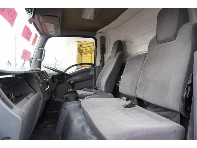 エルフトラック ワイドロング　アルミバン　２ｔ　サイドドア　跳上パワーゲート　積載２０００ｋｇ　ラッシング３段　荷台アルミ板張り　導風板　バックカメラ　左電格ミラー　坂道発進補助　フォグランプ　日本フルハーフ製　６速ＭＴ　リフト　２トン　ＥＴＣ（28枚目）