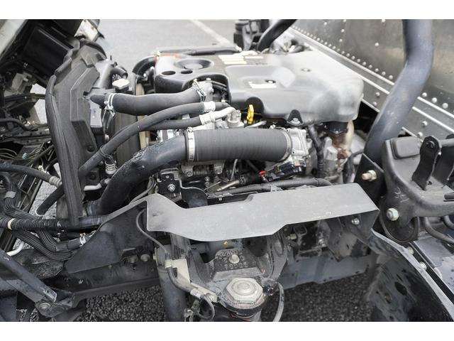 エルフトラック ワイドロング　アルミバン　２ｔ　サイドドア　跳上パワーゲート　積載２０００ｋｇ　ラッシング３段　荷台アルミ板張り　導風板　バックカメラ　左電格ミラー　坂道発進補助　フォグランプ　日本フルハーフ製　６速ＭＴ　リフト　２トン　ＥＴＣ（33枚目）