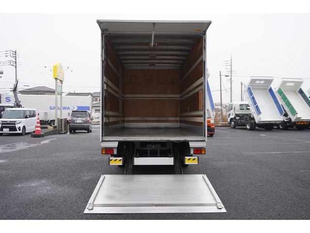 エルフトラック ワイドロング　アルミバン　２ｔ　サイドドア　跳上パワーゲート　積載２０００ｋｇ　ラッシング３段　荷台アルミ板張り　導風板　バックカメラ　左電格ミラー　坂道発進補助　フォグランプ　日本フルハーフ製　６速ＭＴ　リフト　２トン　ＥＴＣ（41枚目）