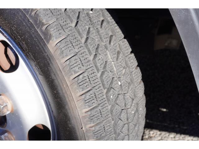 キャンター １０尺　アルミバン　２トン積　高箱　ラッシング２段　５速ＭＴ　積載２０００ｋｇ　内高２．３ｍ　荷台鉄板張り　バックカメラ　ＥＴＣ２．０　キーレス　フォグランプ　左電格ミラー　９０度ストッパー　衝突軽減ブレーキ　車線逸脱警報　パブコ製　標準幅　ショート（10枚目）