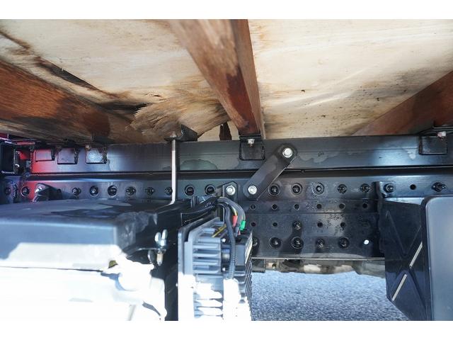 キャンター カスタム　ワイドロング　４段クレーン　ラジコン　２．９３ｔ吊　積載３８５０ｋｇ　古河ユニック製　フックイン　セイコーラック　アオリプロテクター付　ＬＥＤヘッドライト　フォグ　左電格ミラー　オートエアコン　ナビ　ＥＴＣ　メッキ　スマートキー　衝突軽減ブレーキ　ＡＴ（21枚目）