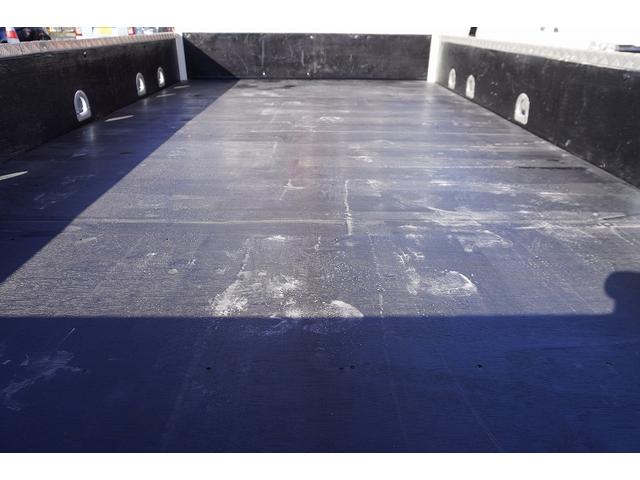 キャンター カスタム　ワイドロング　４段クレーン　ラジコン　２．９３ｔ吊　積載３８５０ｋｇ　古河ユニック製　フックイン　セイコーラック　アオリプロテクター付　ＬＥＤヘッドライト　フォグ　左電格ミラー　オートエアコン　ナビ　ＥＴＣ　メッキ　スマートキー　衝突軽減ブレーキ　ＡＴ（23枚目）