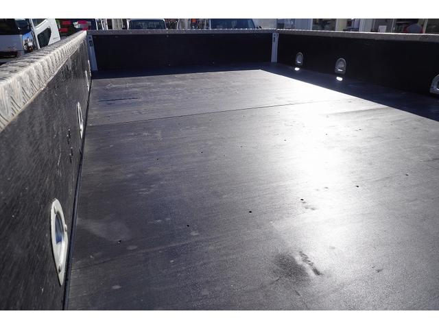 キャンター カスタム　ワイドロング　４段クレーン　ラジコン　２．９３ｔ吊　積載３８５０ｋｇ　古河ユニック製　フックイン　セイコーラック　アオリプロテクター付　ＬＥＤヘッドライト　フォグ　左電格ミラー　オートエアコン　ナビ　ＥＴＣ　メッキ　スマートキー　衝突軽減ブレーキ　ＡＴ（31枚目）