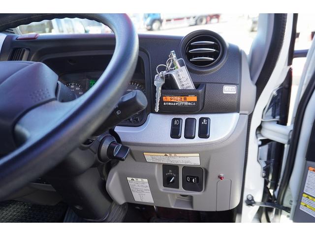 キャンター カスタム　ワイドロング　４段クレーン　ラジコン　２．９３ｔ吊　積載３８５０ｋｇ　古河ユニック製　フックイン　セイコーラック　アオリプロテクター付　ＬＥＤヘッドライト　フォグ　左電格ミラー　オートエアコン　ナビ　ＥＴＣ　メッキ　スマートキー　衝突軽減ブレーキ　ＡＴ（35枚目）