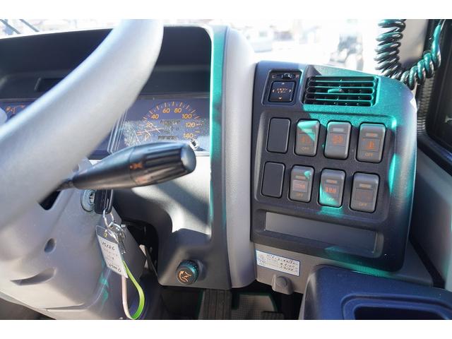 ガーラ 送迎バス　２９人乗　折戸自動ドア　エアサス　荷室スペース　１ドア　オートエアコン　換気扇　モケットシート　リクライニング機能　荷室スペース　ルームラック　小型トランク　マイク　バックカメラ　ナビ　ＥＴＣ２．０　ＨＩＤヘッドライト　ＡＴ（14枚目）