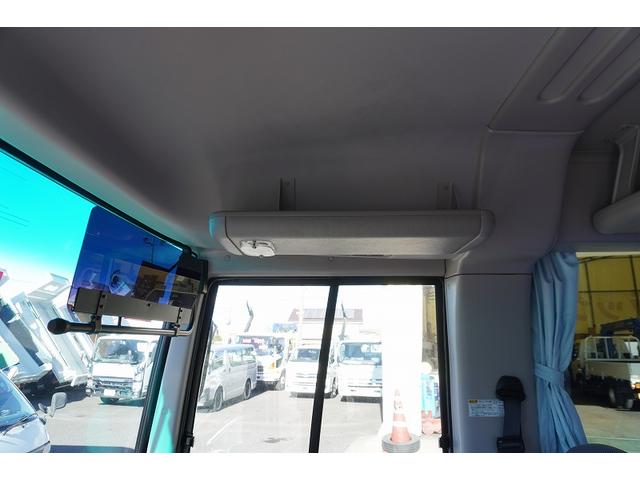 ガーラ 送迎バス　２９人乗　折戸自動ドア　エアサス　荷室スペース　１ドア　オートエアコン　換気扇　モケットシート　リクライニング機能　荷室スペース　ルームラック　小型トランク　マイク　バックカメラ　ナビ　ＥＴＣ２．０　ＨＩＤヘッドライト　ＡＴ（20枚目）