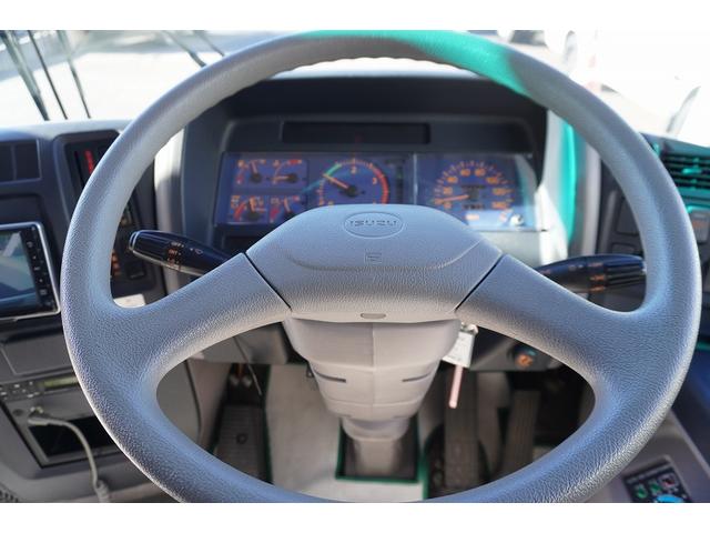 ガーラ 送迎バス　２９人乗　折戸自動ドア　エアサス　荷室スペース　１ドア　オートエアコン　換気扇　モケットシート　リクライニング機能　荷室スペース　ルームラック　小型トランク　マイク　バックカメラ　ナビ　ＥＴＣ２．０　ＨＩＤヘッドライト　ＡＴ（27枚目）