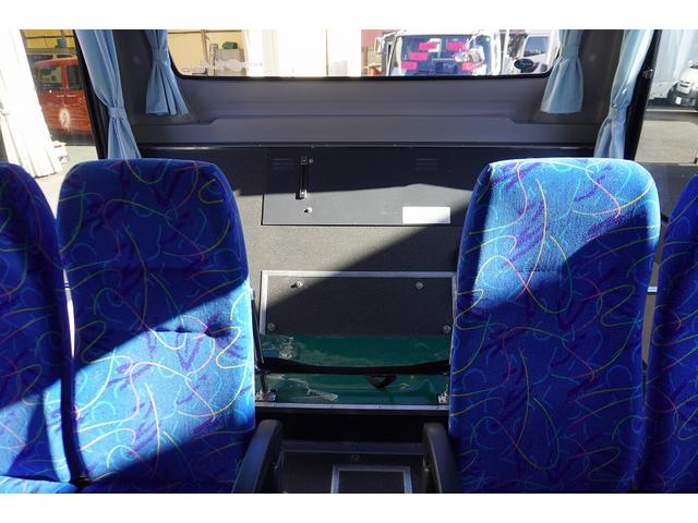ガーラ 送迎バス　２９人乗　折戸自動ドア　エアサス　荷室スペース　１ドア　オートエアコン　換気扇　モケットシート　リクライニング機能　荷室スペース　ルームラック　小型トランク　マイク　バックカメラ　ナビ　ＥＴＣ２．０　ＨＩＤヘッドライト　ＡＴ（37枚目）