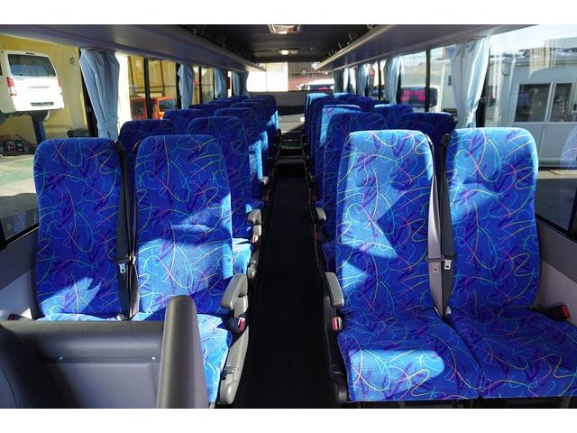 ガーラ 送迎バス　２９人乗　折戸自動ドア　エアサス　荷室スペース　１ドア　オートエアコン　換気扇　モケットシート　リクライニング機能　荷室スペース　ルームラック　小型トランク　マイク　バックカメラ　ナビ　ＥＴＣ２．０　ＨＩＤヘッドライト　ＡＴ（41枚目）