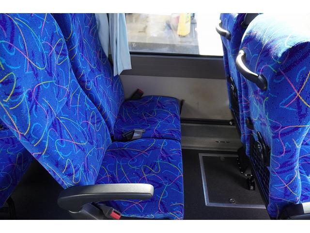 ガーラ 送迎バス　２９人乗　折戸自動ドア　エアサス　荷室スペース　１ドア　オートエアコン　換気扇　モケットシート　リクライニング機能　荷室スペース　ルームラック　小型トランク　マイク　バックカメラ　ナビ　ＥＴＣ２．０　ＨＩＤヘッドライト　ＡＴ（49枚目）