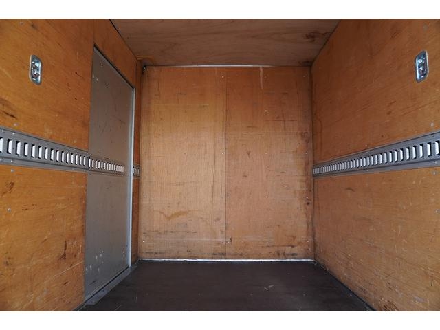 ダイナトラック 10尺 アルミバン 2トン積 サイドドア パワーゲート AT 積載2000kg リア観音扉 ラッシング1段 壁面フック バックカメラ ETC ナビ ワンセグTV 左電格ミラー 衝突軽減ブレーキ 車線逸脱警報 トヨタ車体製 スライドリフト ショート 標準幅(23枚目)