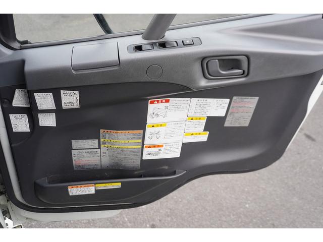 ファイター ４トン　アームロール　ツインシリンダー　新明和製　網工具入れ　ベッドレス　積載３６５０ｋｇ　キャブバックステップ　網工具入れ　バックカメラ　ＥＴＣ　坂道発進補助　６速ＭＴ（15枚目）