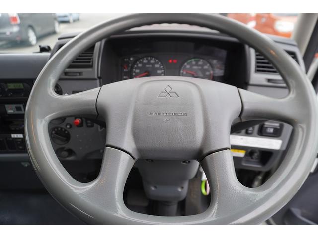 ファイター ４トン　アームロール　ツインシリンダー　新明和製　網工具入れ　ベッドレス　積載３６５０ｋｇ　キャブバックステップ　網工具入れ　バックカメラ　ＥＴＣ　坂道発進補助　６速ＭＴ（18枚目）