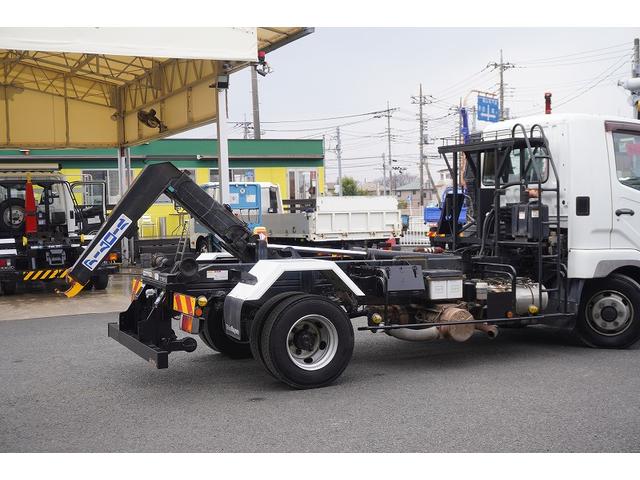 ファイター ４トン　アームロール　ツインシリンダー　新明和製　網工具入れ　ベッドレス　積載３６５０ｋｇ　キャブバックステップ　網工具入れ　バックカメラ　ＥＴＣ　坂道発進補助　６速ＭＴ（36枚目）