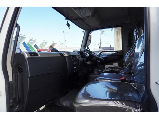 ファイター ４トン　フックロール　ツインシリンダー　キャブバックステップ　ベッドレス　極東製　積載３４５０ｋｇ　網工具入れ　ラジコン　ルーフキャリア　ＥＴＣ　坂道発進補助　衝突軽減ブレーキ　車線逸脱警報　６速ＭＴ　アームロール（17枚目）