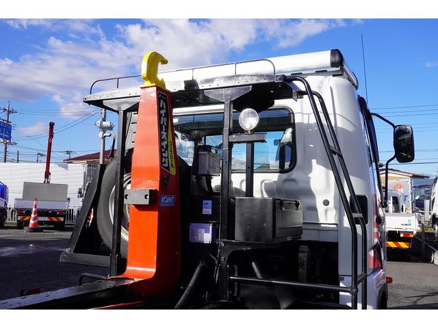 ファイター ４トン　フックロール　ツインシリンダー　キャブバックステップ　ベッドレス　極東製　積載３４５０ｋｇ　網工具入れ　ラジコン　ルーフキャリア　ＥＴＣ　坂道発進補助　衝突軽減ブレーキ　車線逸脱警報　６速ＭＴ　アームロール（33枚目）