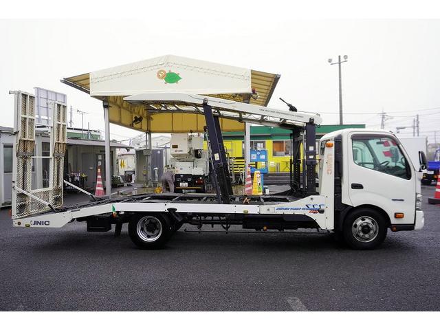 ダイナトラック ハイグレード　キャリアカー　２台積　ラジコン無　ウインチ　積載３４５０ｋｇ　古河ユニック製　油圧リアゲート　社外ナビ　ワンセグＴＶ　ＥＴＣ　坂道発進補助　左電格ミラー　ＨＩＤヘッドライト　フォグランプ　６速ＭＴ　キーレス（9枚目）