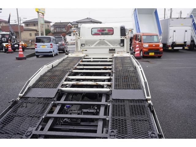 ダイナトラック ハイグレード　キャリアカー　２台積　ラジコン無　ウインチ　積載３４５０ｋｇ　古河ユニック製　油圧リアゲート　社外ナビ　ワンセグＴＶ　ＥＴＣ　坂道発進補助　左電格ミラー　ＨＩＤヘッドライト　フォグランプ　６速ＭＴ　キーレス（28枚目）