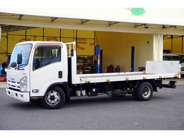 エルフトラック セーフティローダー　一般用　三方開　ウインチ　ラジコン　花見台製　積載３２５０ｋｇ　油圧リアゲート　床フック４対　鳥居下部鉄板張り　社外ナビ　ワンセグＴＶ　ＥＴＣ　フォグランプ　左電格ミラー　ＡＴ　重機運搬　積載車（10枚目）