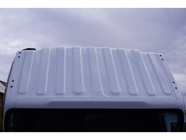 エルフトラック セーフティローダー　一般用　三方開　ウインチ　ラジコン　花見台製　積載３２５０ｋｇ　油圧リアゲート　床フック４対　鳥居下部鉄板張り　社外ナビ　ワンセグＴＶ　ＥＴＣ　フォグランプ　左電格ミラー　ＡＴ　重機運搬　積載車（14枚目）