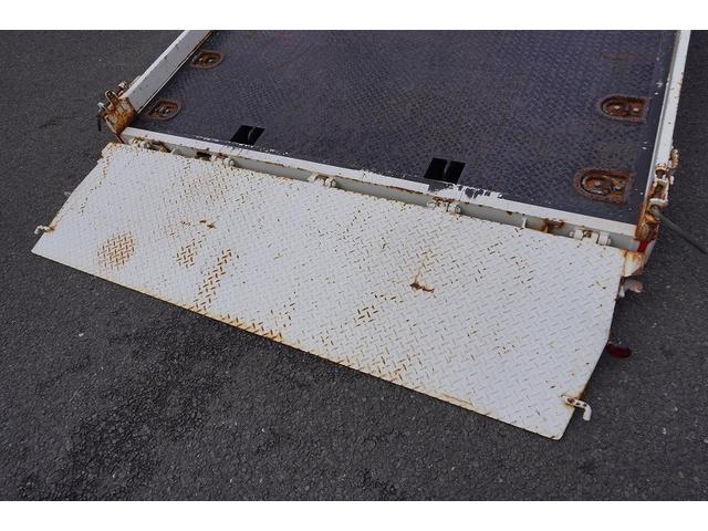 エルフトラック セーフティローダー　一般用　三方開　ウインチ　ラジコン　花見台製　積載３２５０ｋｇ　油圧リアゲート　床フック４対　鳥居下部鉄板張り　社外ナビ　ワンセグＴＶ　ＥＴＣ　フォグランプ　左電格ミラー　ＡＴ　重機運搬　積載車（28枚目）