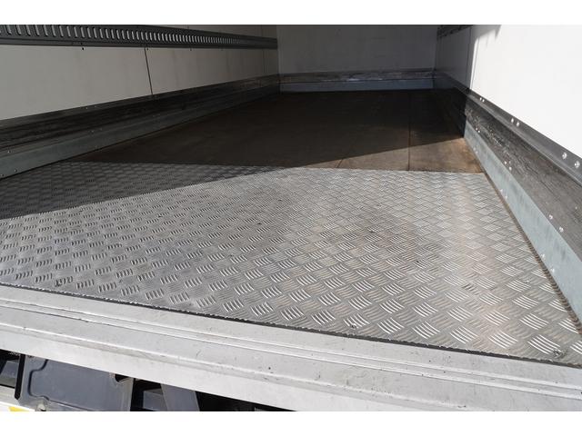 デュトロ ワイド超ロング　アルミバン　３トン　跳上パワーゲート　ＡＴ　積載２９５０ｋｇ　ラッシング２段　荷台一部シマ板張り　バックカメラ　社外ナビ　フルセグＴＶ　ＥＴＣ２．０　左電格ミラー　ＬＥＤヘッドライト　フォグ　クリアランスソナー　スマートキー　日本フルハーフ製（32枚目）