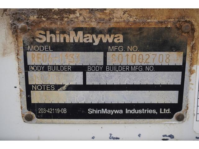 エルフトラック ショート　平ボディー　垂直パワーゲート　３トン　五方開　標準幅　積載２９５０ｋｇ　前方２段アオリ　後方アオリパイプ欄干　荷台鉄板張り　鳥居下部シマ板張り　左電格ミラー　坂道発進補助　バックカメラ　ＥＴＣ　ナビ　フォグ　６速ＭＴ　プロパンガス運搬　リフト（44枚目）