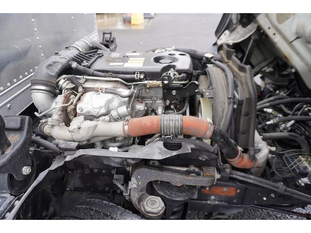 エルフトラック 標準幅　ロング　アルミバン　２トン積　跳上パワーゲート　積載２０００ｋｇ　ラッシング２段　導風板　左電格ミラー　坂道発進補助　バックカメラ　ＥＴＣ　ナビ　フォグランプ　日本フルハーフ製　６速ＭＴ　リフト（35枚目）