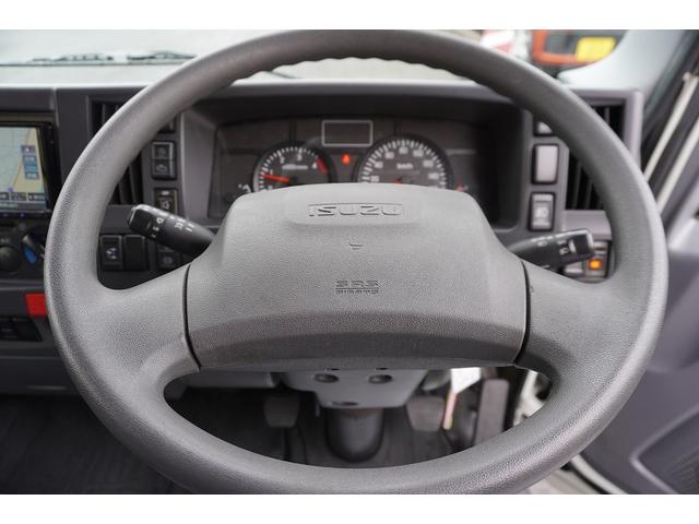 エルフトラック 標準幅　ロング　アルミバン　２トン積　跳上パワーゲート　積載２０００ｋｇ　ラッシング２段　導風板　左電格ミラー　坂道発進補助　バックカメラ　ＥＴＣ　ナビ　フォグランプ　日本フルハーフ製　６速ＭＴ　リフト（40枚目）