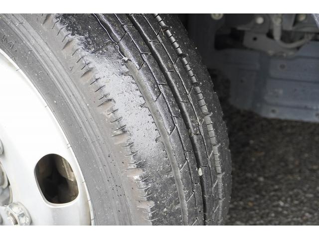 エルフトラック １０尺　冷蔵冷凍車　２トン　サイドドア　低温　スタンバイ装置　積載２０００ｋｇ　東プレ製　－３０度設定　エアリブ　荷台スノコ付き　間仕切扉　送風機　９０度ストッパー　左電格ミラー　坂道発進補助　バックカメラ　ＥＴＣ２．０　フォグランプ　衝突軽減ブレーキ　５速ＭＴ（10枚目）