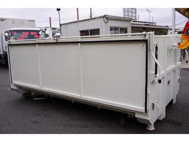 ヒノレンジャー ４トン　フックロール　ツインシリンダー　キャブバックステップ　ベッドレス　極東製　積載３６５０ｋｇ　ラジコン　カゴ　新明和製水密天蓋付き舟底コンテナ　コンテナ内側オールステンレス張り　坂道発進補助　ＥＴＣ２．０　６速ＭＴ　アームロール（37枚目）