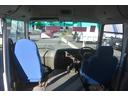 スーパーロング　マイクロバス　３３人乗り　自動ドア　送迎バス　３３人乗　モケットリクライニングシート　３ドア　オートエアコン　フォグランプ　運転席パワーウインドウ(41枚目)