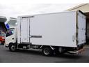 デュトロ ワイドロング　冷蔵冷凍車　格納パワーゲート　サイドドア　低温　積載２７５０ｋｇ　リア三枚扉　－３０度設定　東プレ製　荷台シマ板張り　ラッシング２段　送風機　間仕切　左電格ミラー　フォグランプ　バックカメラ　ナビ　ＥＴＣ２．０　衝突軽減ブレーキ　車線逸脱警報　ＡＴ（7枚目）