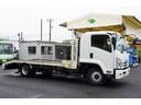 フォワード 増トン　ベッド付　重機運搬車　本所ボディー製　８．８トン積　標準幅　積載８８００ｋｇ　アユミ板掛け　アユミ板付き　鳥居Ｊフック　鳥居下部鉄板張り　鳥居ラダー　スタンション穴　網工具入れ　ＬＥＤ作業灯　ＥＴＣ　坂道発進補助　６速ＭＴ　回送（8枚目）