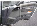 増トン　ベッド付　重機運搬車　本所ボディー製　８．８トン積　標準幅　積載８８００ｋｇ　アユミ板掛け　アユミ板付き　鳥居Ｊフック　鳥居下部鉄板張り　鳥居ラダー　スタンション穴　網工具入れ　ＬＥＤ作業灯　ＥＴＣ　坂道発進補助　６速ＭＴ　回送（19枚目）