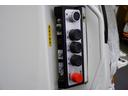 増トン パッカー車 プレス式 10.2立米 連続動作 新明和 ベッドレス 塵芥車 積載4200kg 防臭ドア 汚水タンク 網工具入れ バックカメラ ETC2.0 坂道発進補助 衝突軽減ブレーキ 車線逸脱警報 6速MT 段ボール 車両総重量10970kg(19枚目)
