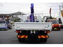 キャンター ワイドロング 4段クレーン 3.35t ラジコン 2.9t吊 積載3350kg タダノ製 フックイン バックカメラ ETC 坂道発進補助 左電格ミラー LEDヘッドライト フォグランプ スマートキー 衝突軽減ブレーキ 車線逸脱警報 5速MT(5枚目)