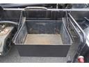 ４トン　アームロール　新明和　３．６トン積　ツインシリンダー　ベッドレス　積載３６００ｋｇ　キャブバックステップ　網工具入れ　バックカメラ　ＥＴＣ　坂道発進補助　メッキ　６ＭＴ（21枚目）