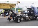 ４トン　アームロール　新明和　３．６トン積　ツインシリンダー　ベッドレス　積載３６００ｋｇ　キャブバックステップ　網工具入れ　バックカメラ　ＥＴＣ　坂道発進補助　メッキ　６ＭＴ（35枚目）