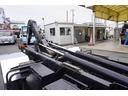 ４トン　アームロール　新明和　３．６トン積　ツインシリンダー　ベッドレス　積載３６００ｋｇ　キャブバックステップ　網工具入れ　バックカメラ　ＥＴＣ　坂道発進補助　メッキ　６ＭＴ（37枚目）