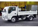強化　三転ダンプ　２トン積　三方開　運転席側アオリ油圧開閉式　新明和製　積載２０００ｋｇ　リアダンプピン　鳥居アングル補強　左電格ミラー　坂道発進補助　ＥＴＣ　６速ＭＴ（9枚目）