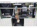 4トン ワイド ベッド付 重機運搬車 ウインチ ラジコン タダノ製ハイジャッキ 造りボディー 積載2050kg アユミ板掛け アルミブロック 鳥居シマ板張り 作業灯 坂道発進補助 衝突軽減ブレーキ 車線逸脱警報 6速MT セルフローダー 回送 寝台 ETC(16枚目)