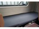 4トン ワイド ベッド付 重機運搬車 ウインチ ラジコン タダノ製ハイジャッキ 造りボディー 積載2050kg アユミ板掛け アルミブロック 鳥居シマ板張り 作業灯 坂道発進補助 衝突軽減ブレーキ 車線逸脱警報 6速MT セルフローダー 回送 寝台 ETC(19枚目)