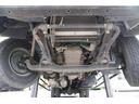 4トン ワイド ベッド付 重機運搬車 ウインチ ラジコン タダノ製ハイジャッキ 造りボディー 積載2050kg アユミ板掛け アルミブロック 鳥居シマ板張り 作業灯 坂道発進補助 衝突軽減ブレーキ 車線逸脱警報 6速MT セルフローダー 回送 寝台 ETC(24枚目)