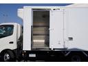 ワイドロング 冷蔵冷凍車 3トン 格納パワーゲート 低温 積載2950kg リフト サイドドア -30度設定 荷台シマ板張り 送風機 ラッシング2段 左電格ミラー LEDヘッドライト フォグランプ バックカメラ 坂道発進補助 電動パーキングブレーキ 東プレ製(22枚目)